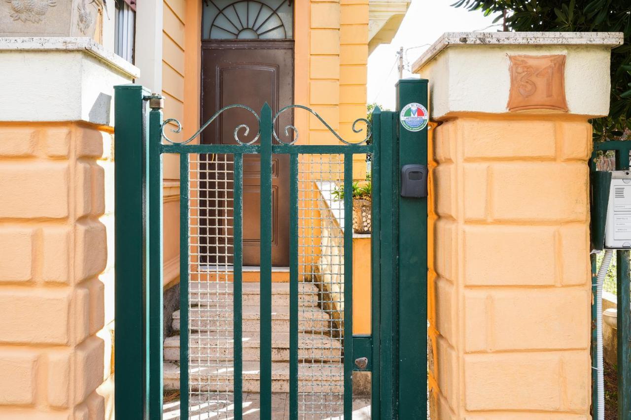 Seaside Apartament Near The Beach Минтурно Экстерьер фото